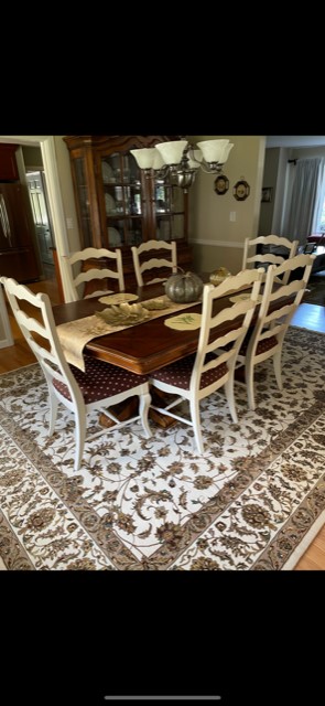 9'x12' Dining room rug